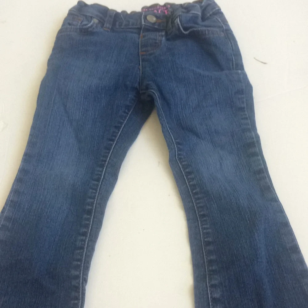 FINAL MARKDOWN The children’s place bootcut jeans 3t